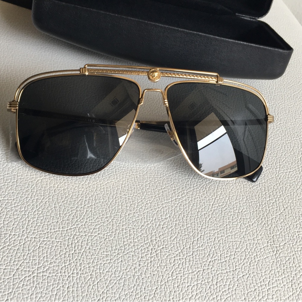 VERSACE Dark Grey Rectangular Men’s Sunglasses VE2242 100287 61 - Picture 5 of 14